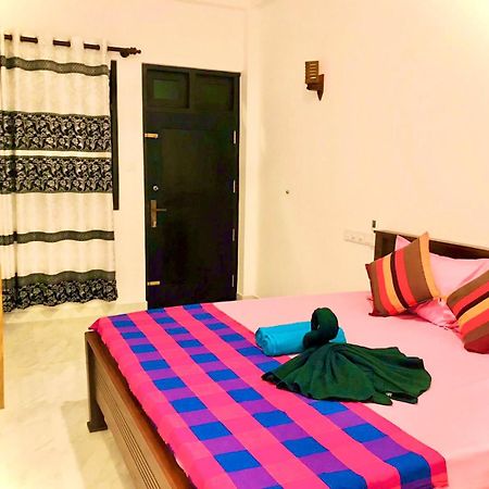 Navodya Guest Mirissa Otel Dış mekan fotoğraf