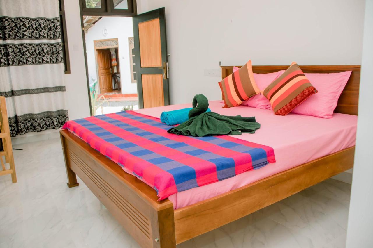 Navodya Guest Mirissa Otel Dış mekan fotoğraf